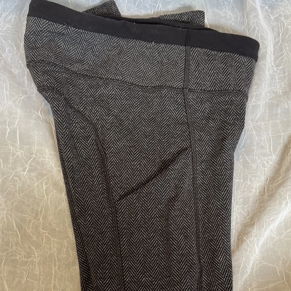 lululemon athletica Black and Gray Leggings - Picture 2 of 4